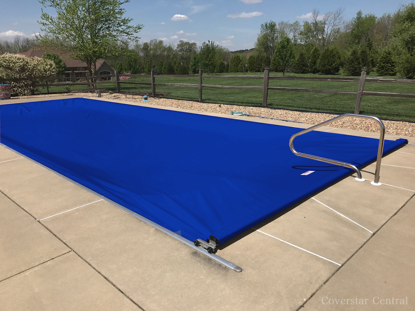 Overstock Aquamatic Top Track Space 20'2"x47' Royal Blue Continuous Rope w/Heat Sealed Webbing