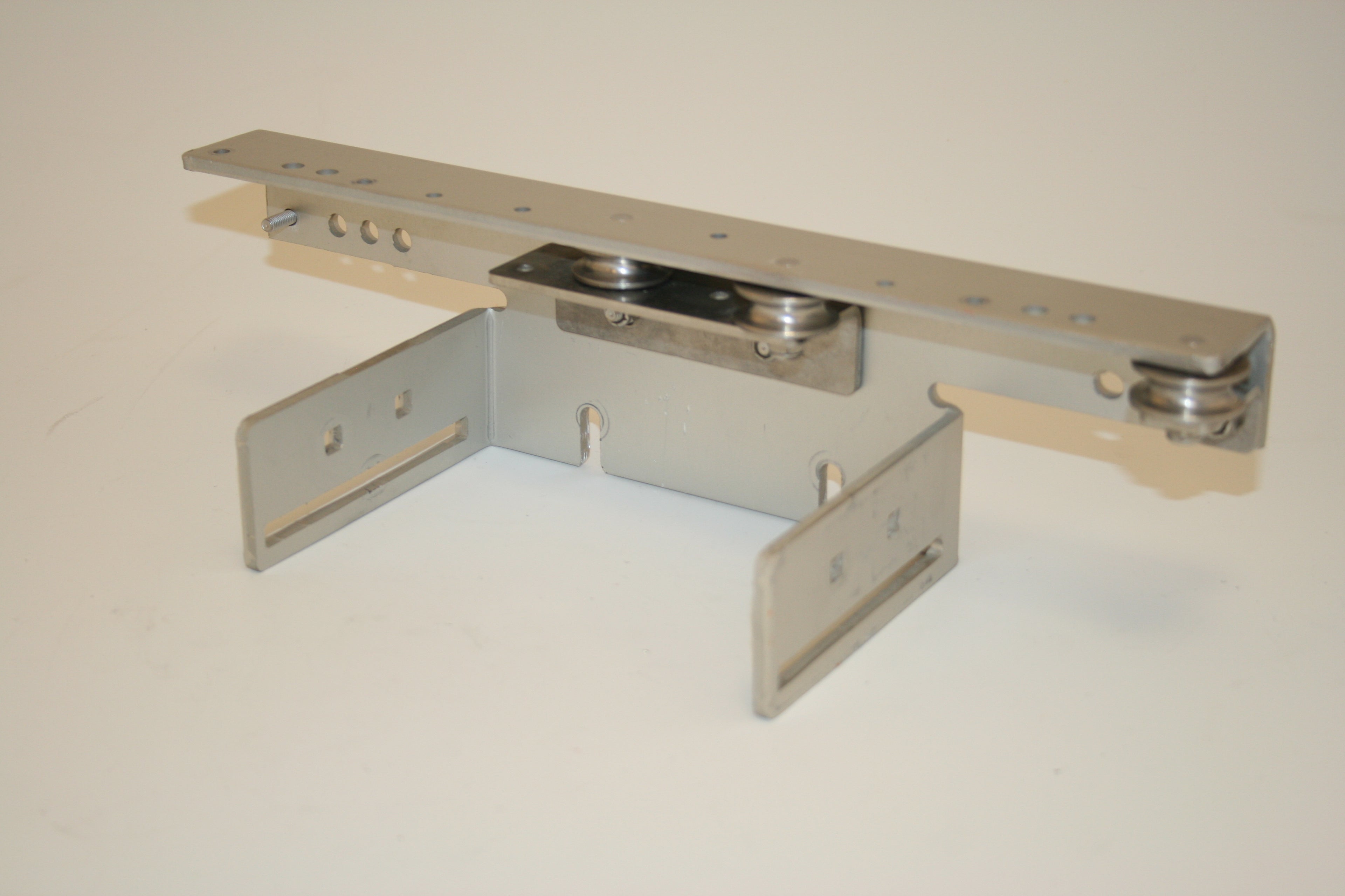 Bracket Assembly CS1800/CS3000 ME 3 Pulley UG Right