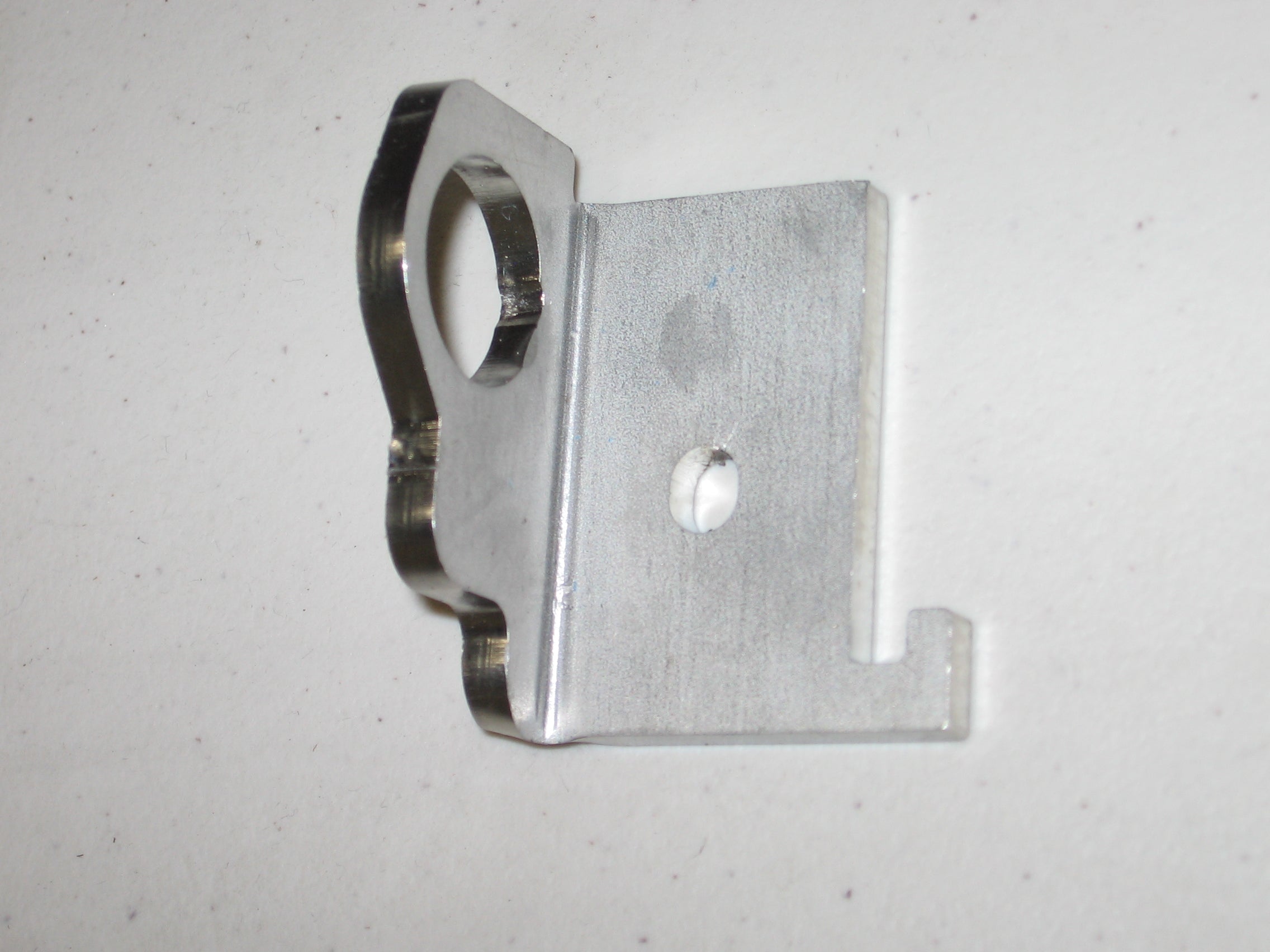 Bracket pulley holder half with tab (Eclipse)