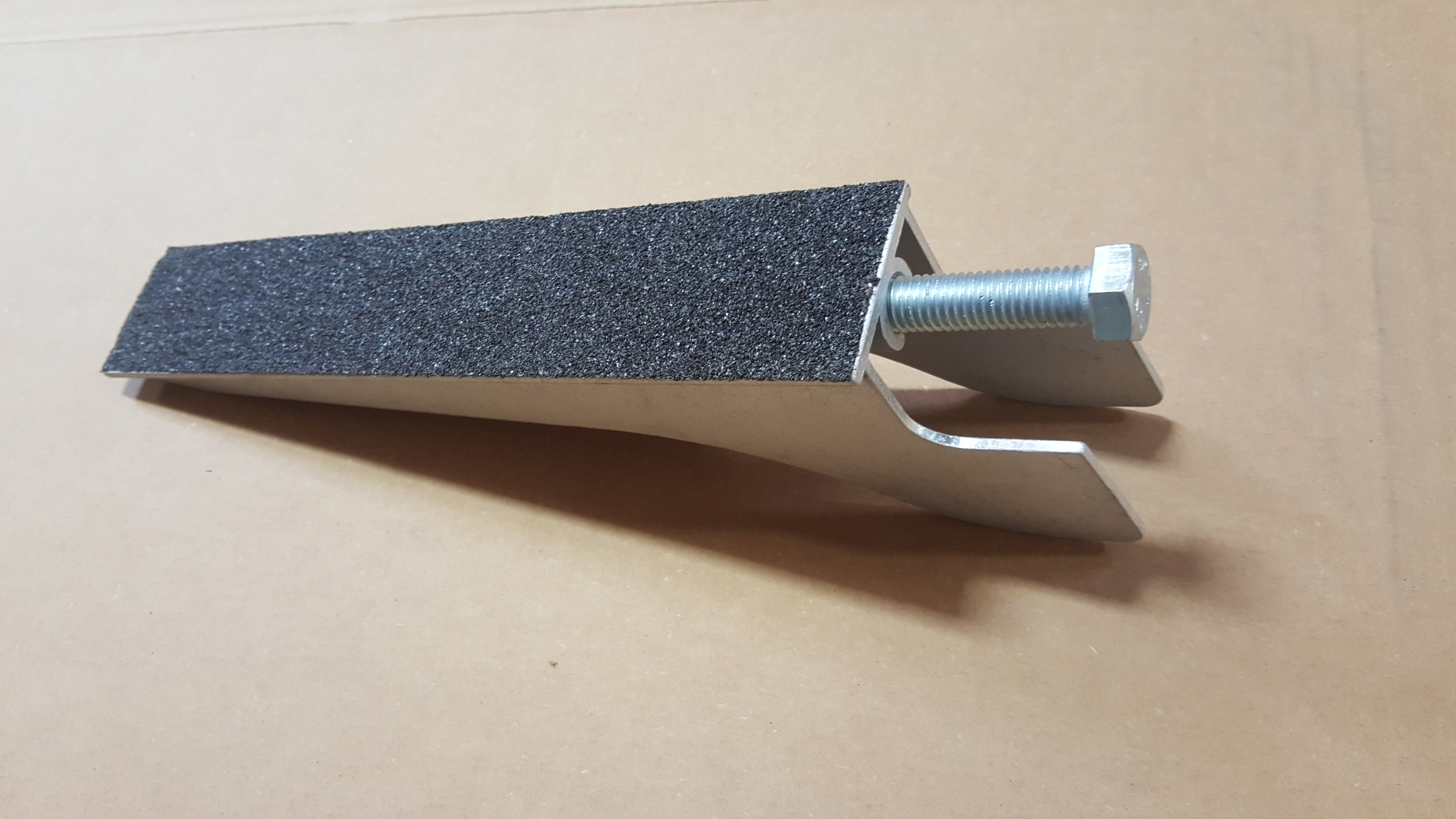 Lid Bracket Adj. 13" Arm Only Walk On w/Nonslip tread