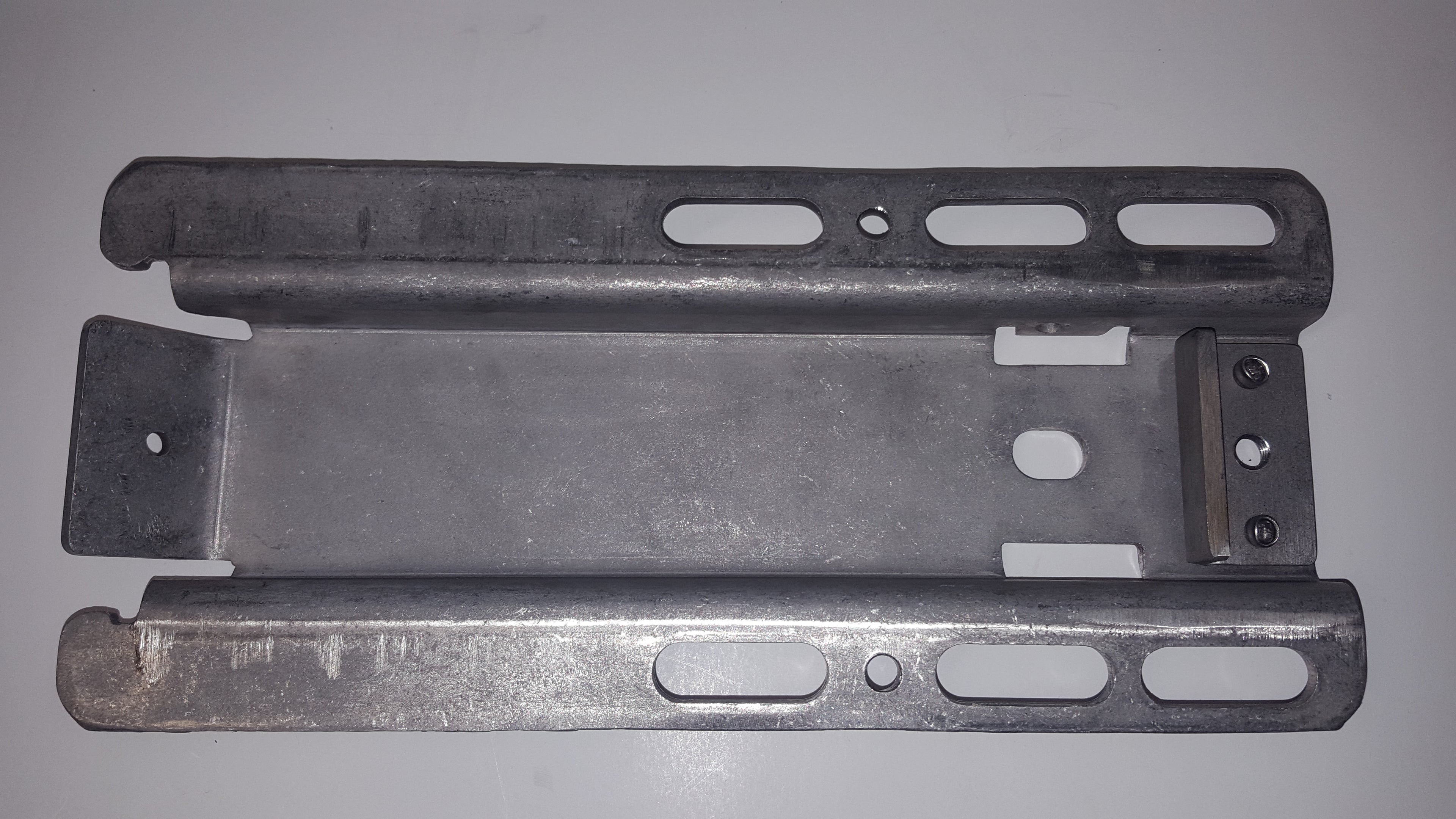 Lid Bracket Adj. 13" Walk On Base Only (SS)